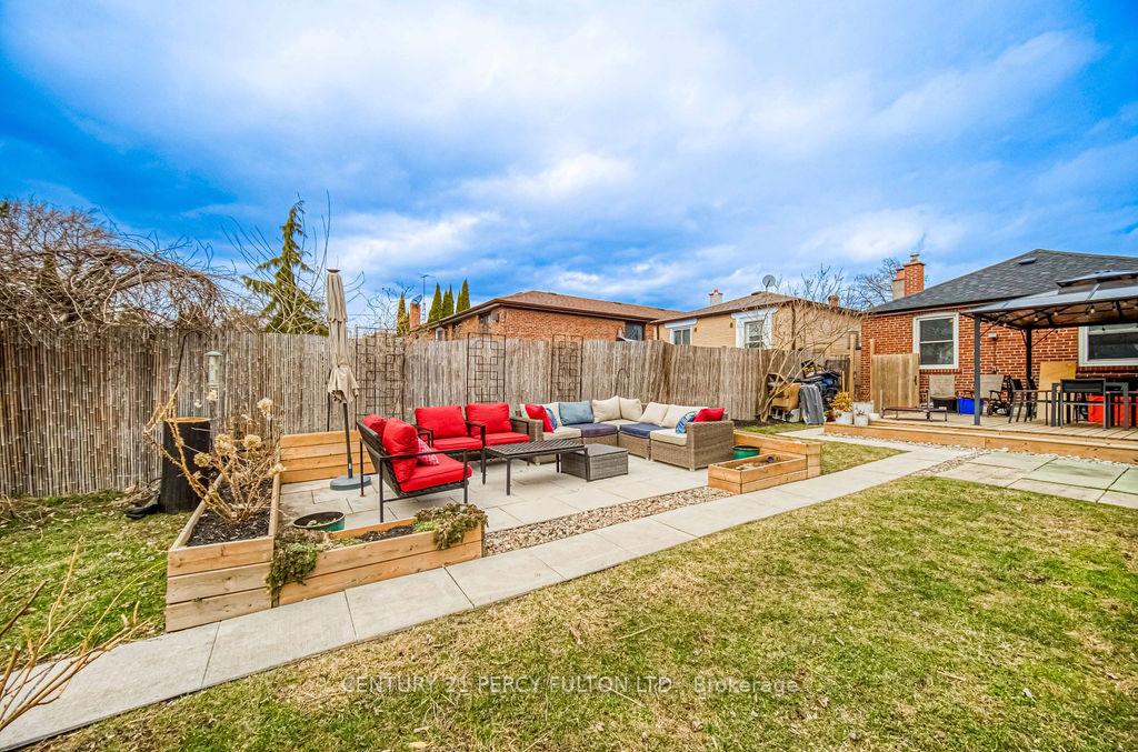 Photo 35 of 34 Preston Street, Scarborough, Birchcliffe-Cliffside — HOMEH