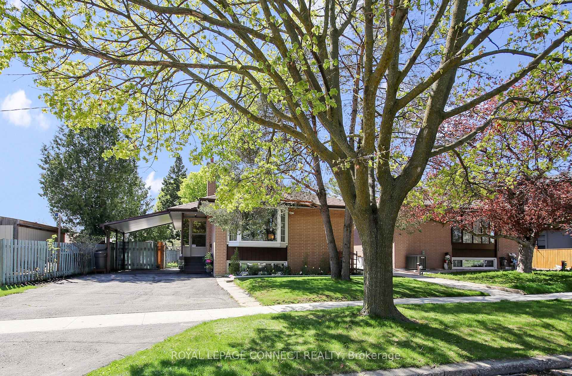 Photo 1 of 4 Sundance Crescent, Scarborough, Woburn — HOMEH