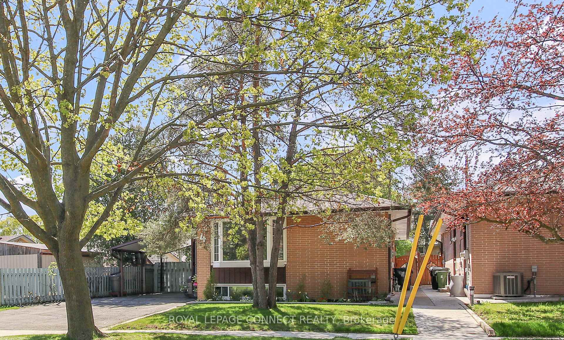 Photo 2 of 4 Sundance Crescent, Scarborough, Woburn — HOMEH