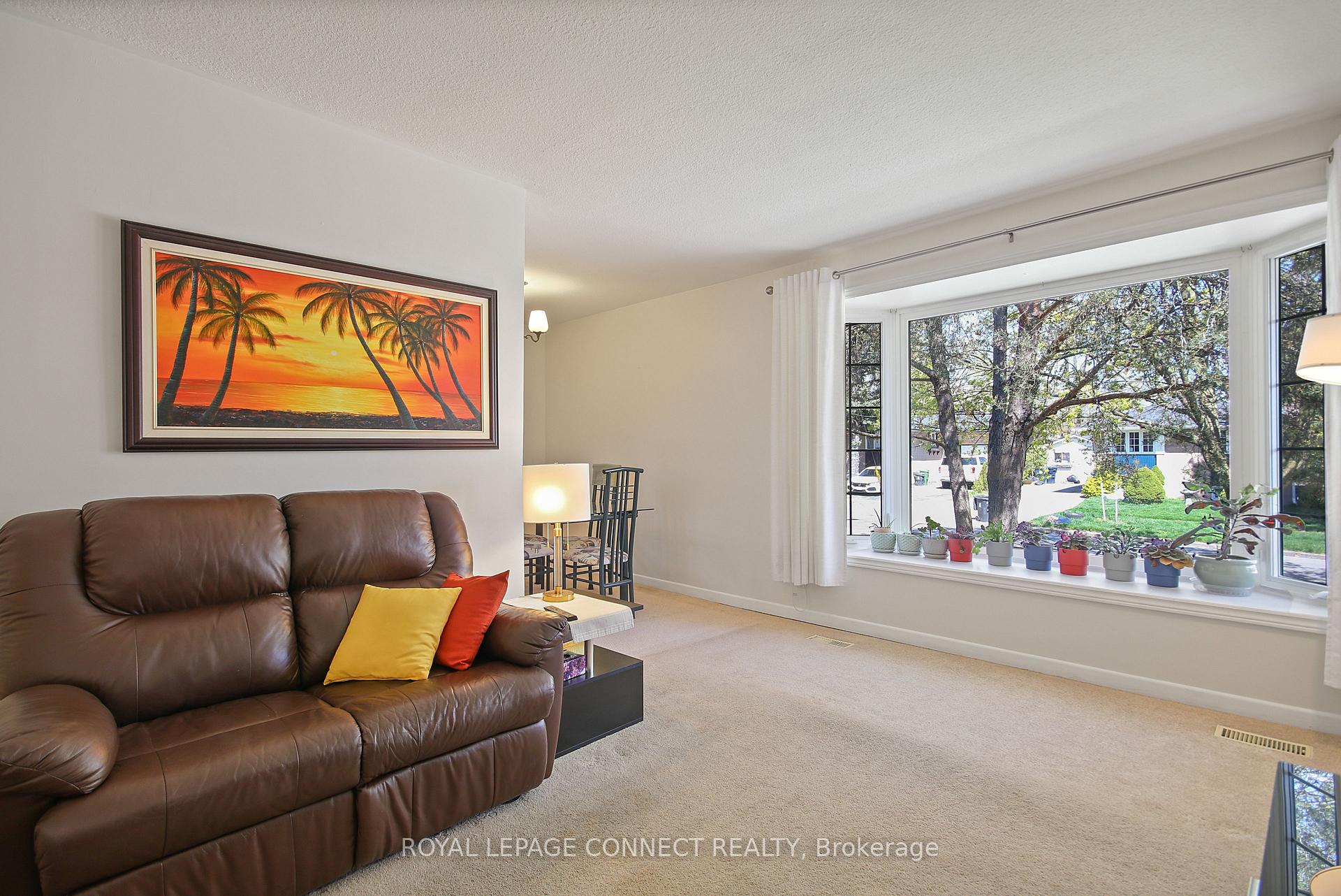 Photo 6 of 4 Sundance Crescent, Scarborough, Woburn — HOMEH