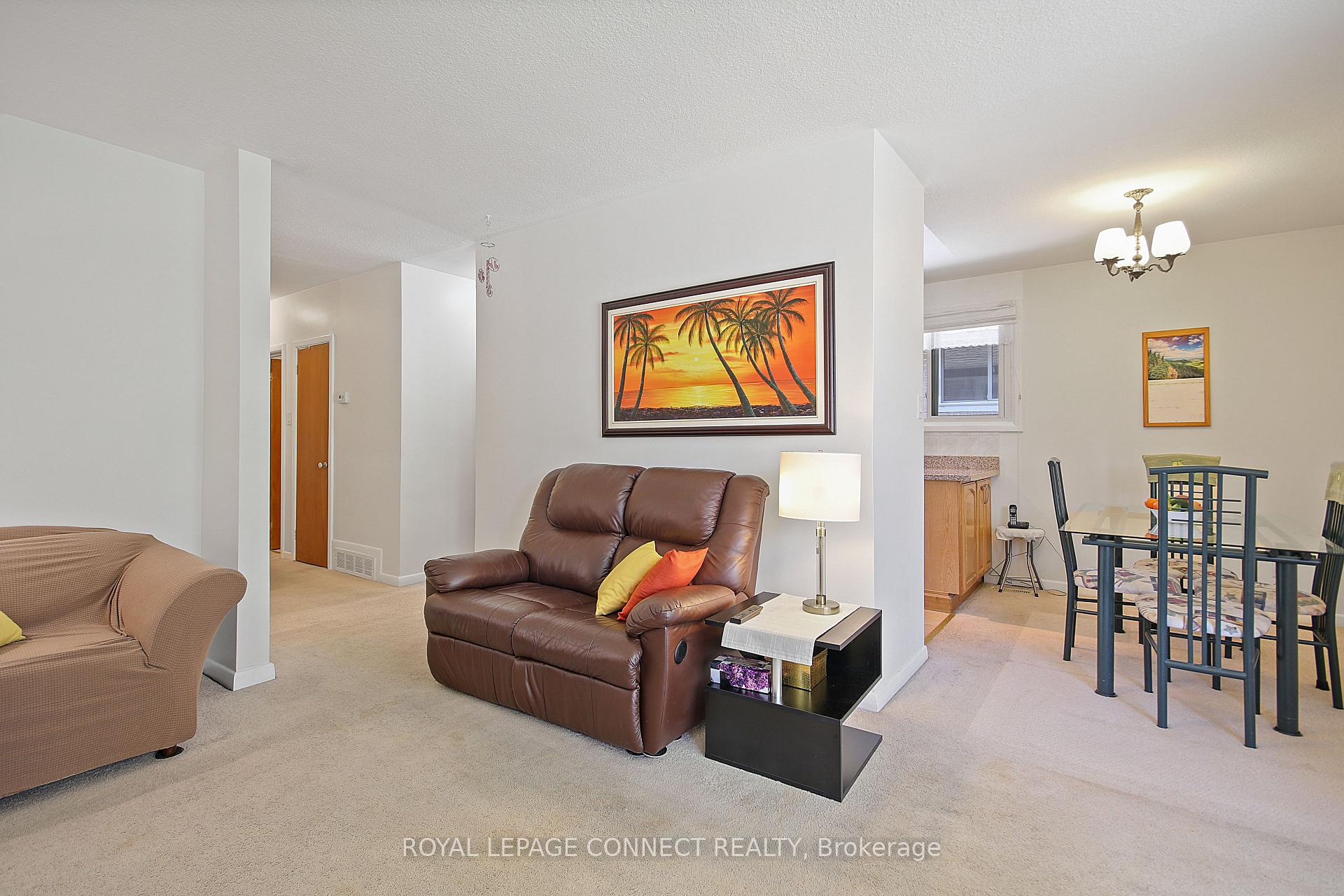 Photo 8 of 4 Sundance Crescent, Scarborough, Woburn — HOMEH