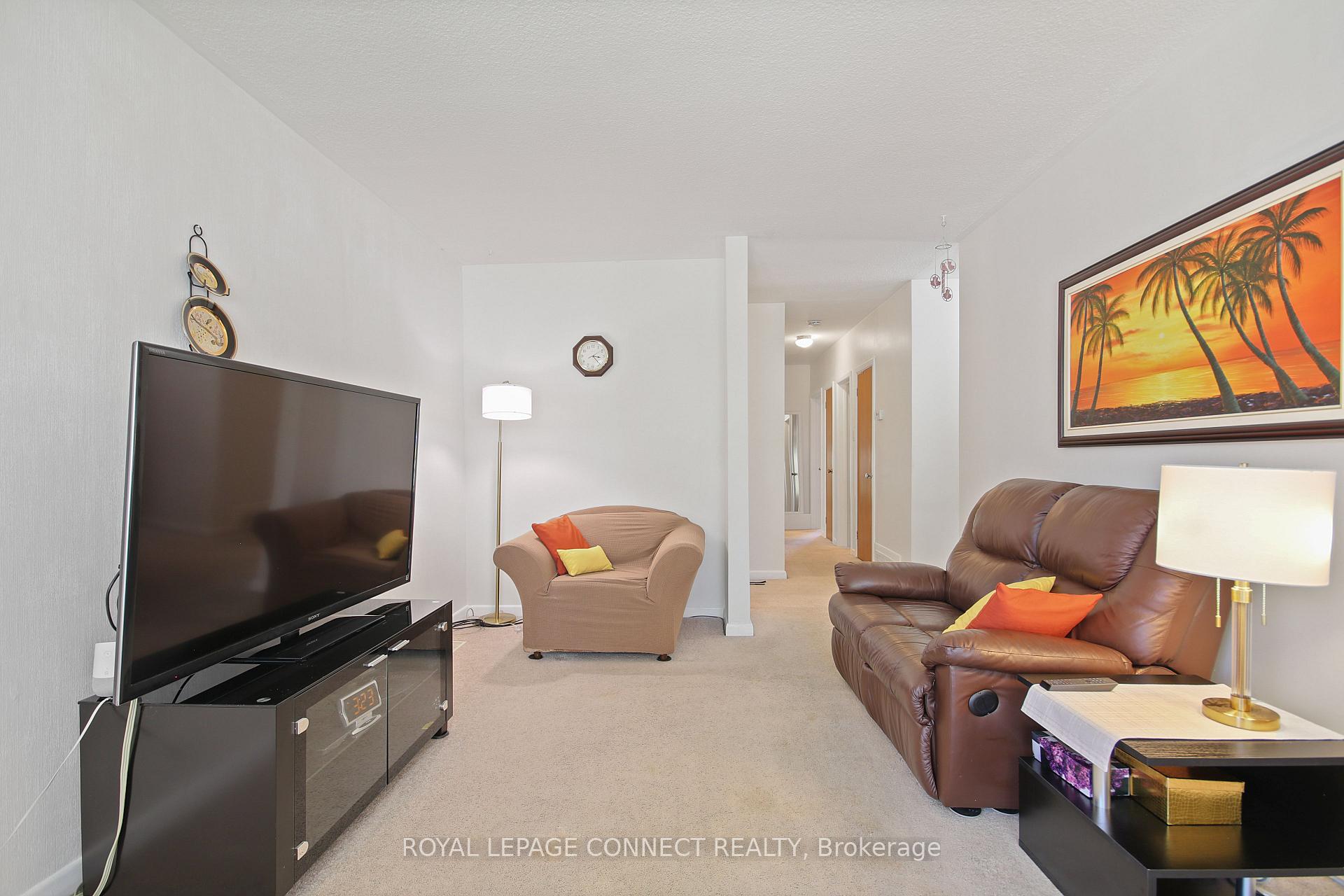 Photo 9 of 4 Sundance Crescent, Scarborough, Woburn — HOMEH