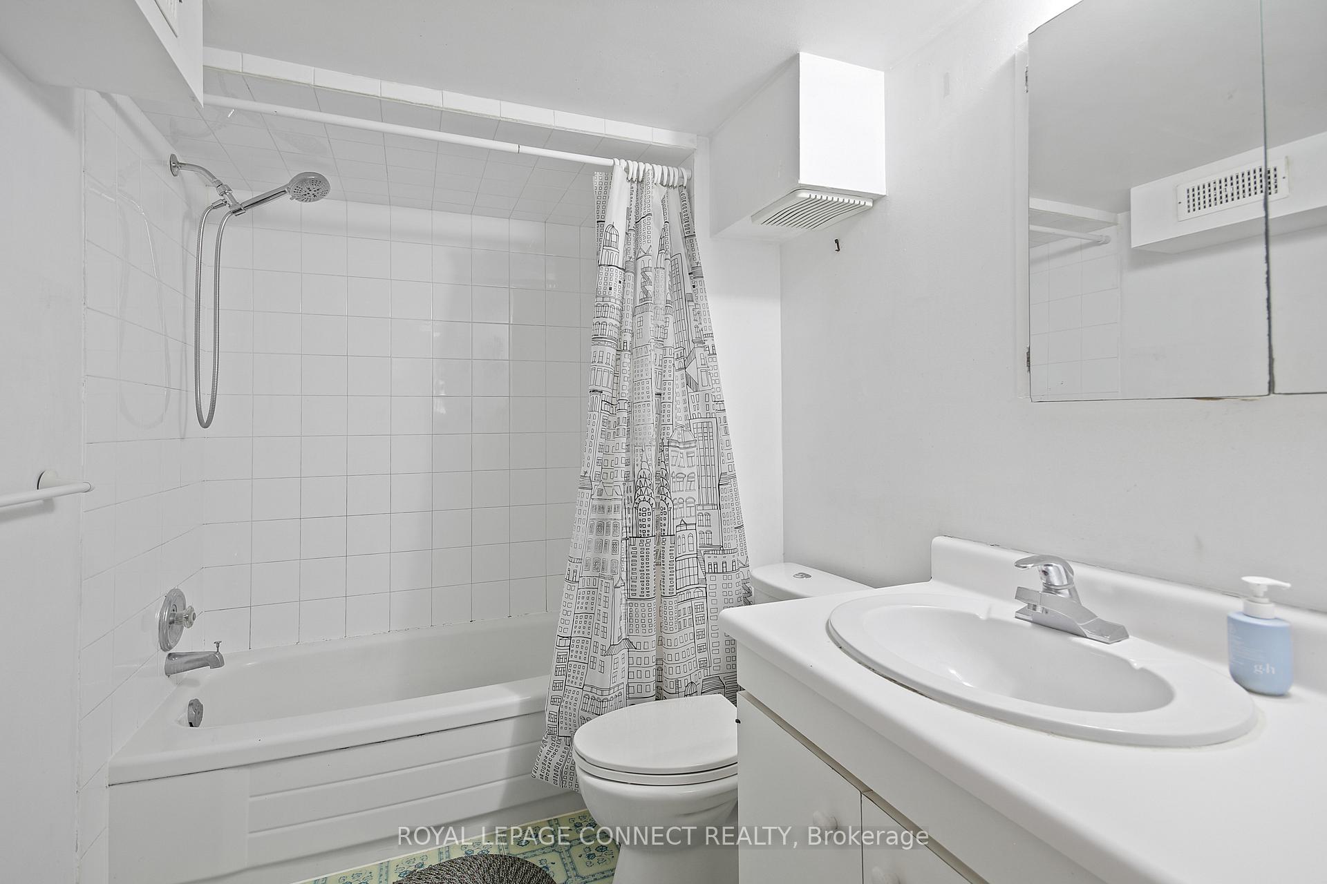 Photo 37 of 4 Sundance Crescent, Scarborough, Woburn — HOMEH