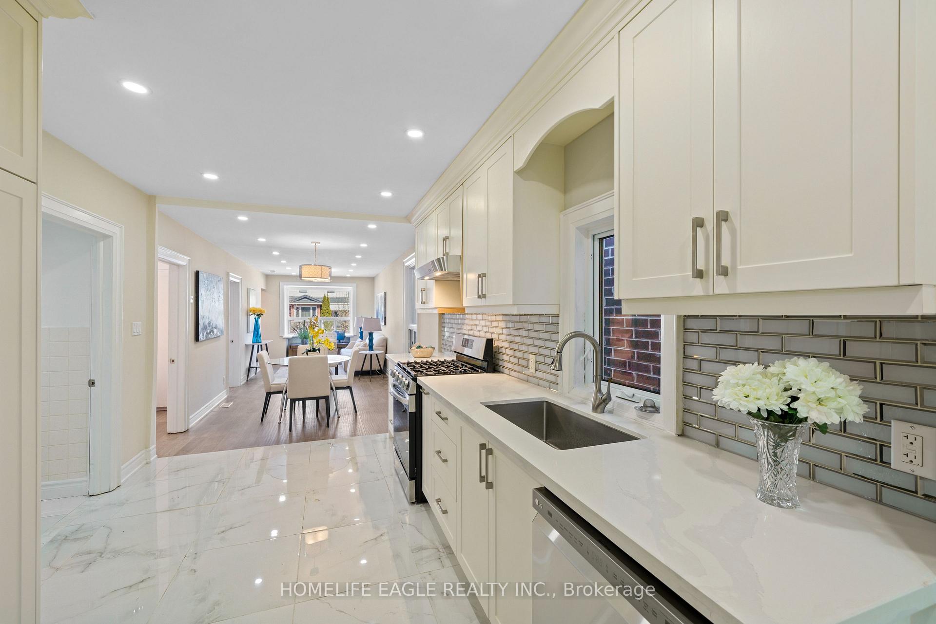 Photo 2 of 82 Haslam Street, Scarborough, Birchcliffe-Cliffside — HOMEH