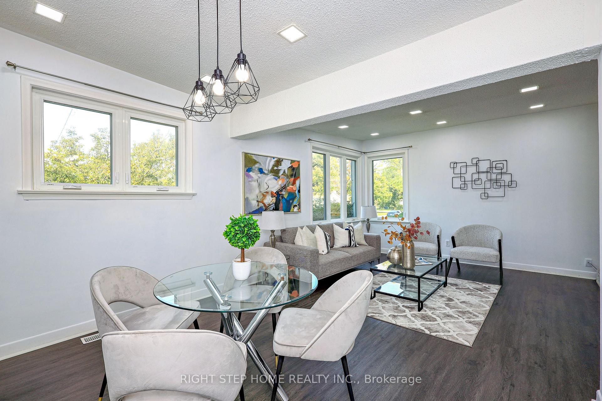 Photo 8 of 137 Benleigh Drive, Scarborough, Woburn — HOMEH