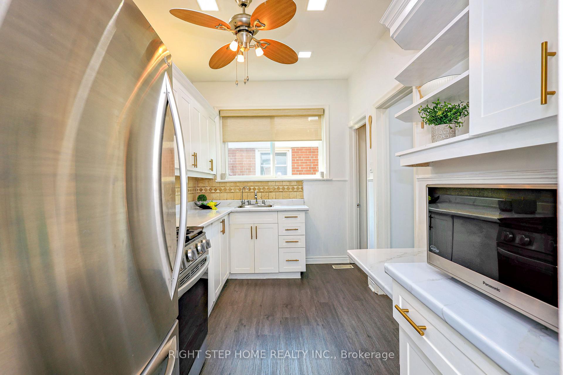 Photo 11 of 137 Benleigh Drive, Scarborough, Woburn — HOMEH