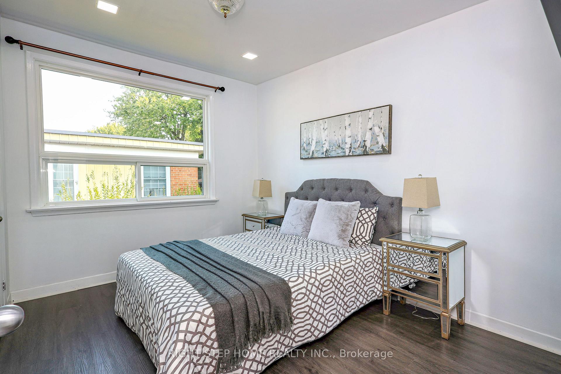 Photo 12 of 137 Benleigh Drive, Scarborough, Woburn — HOMEH