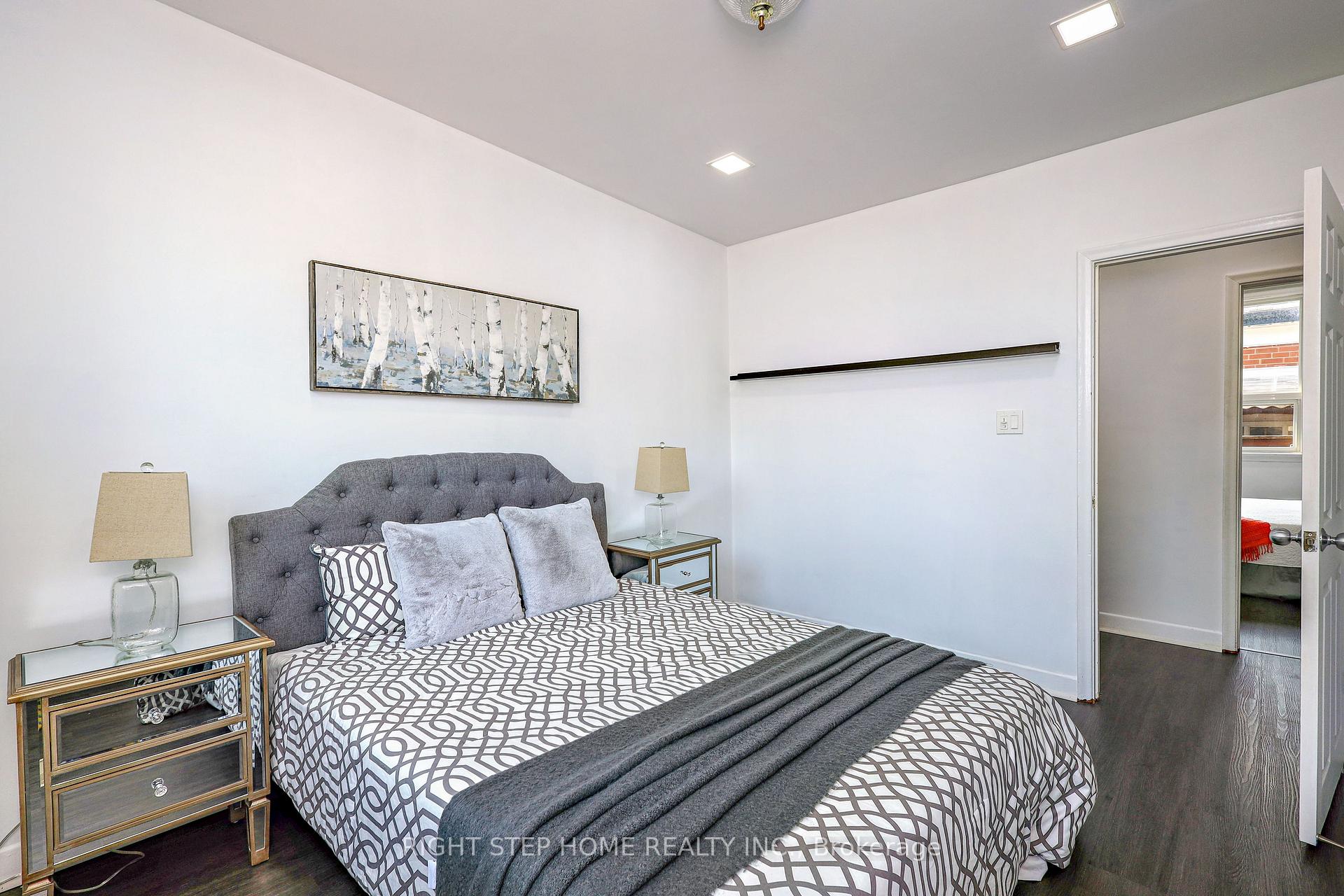 Photo 13 of 137 Benleigh Drive, Scarborough, Woburn — HOMEH