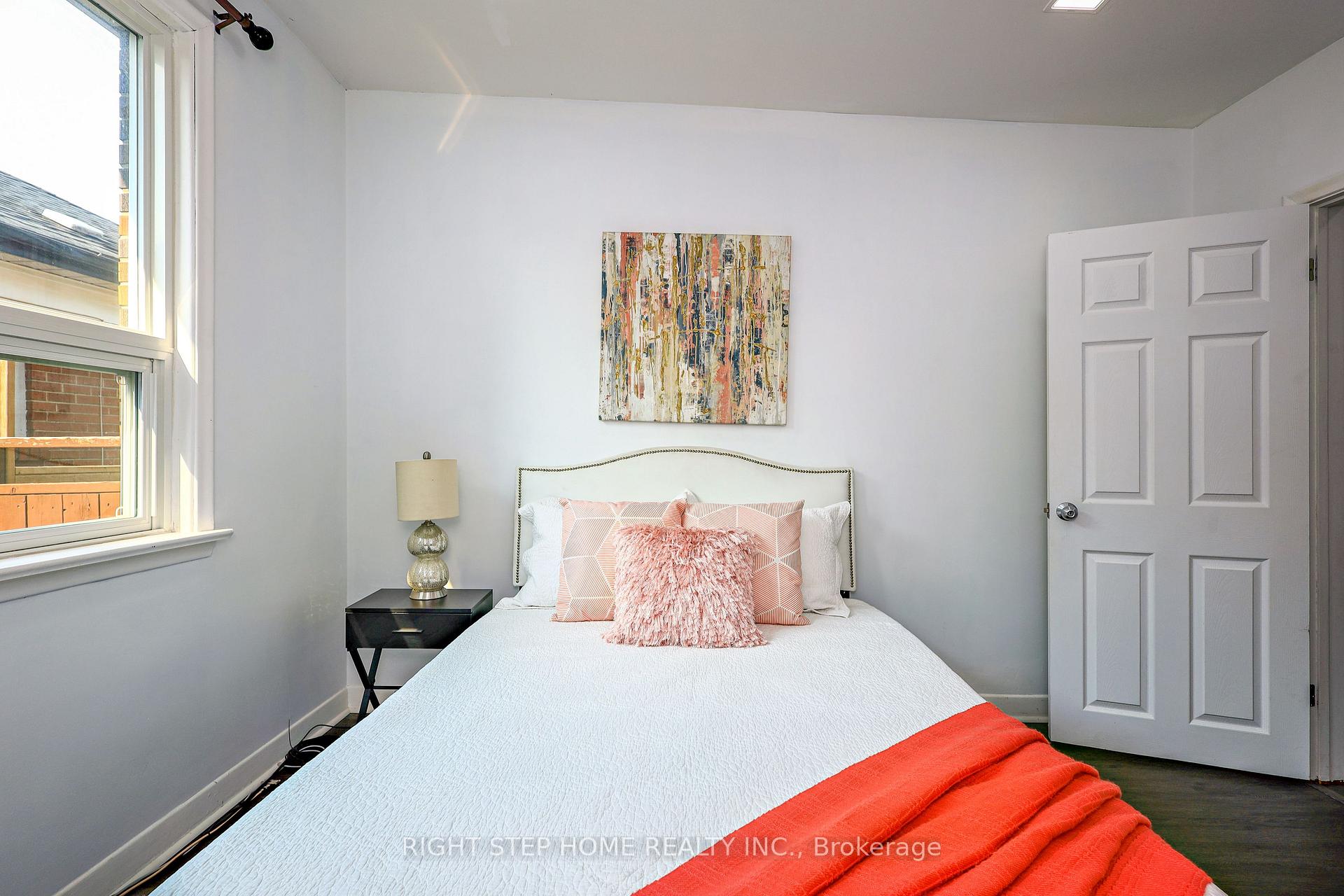 Photo 16 of 137 Benleigh Drive, Scarborough, Woburn — HOMEH