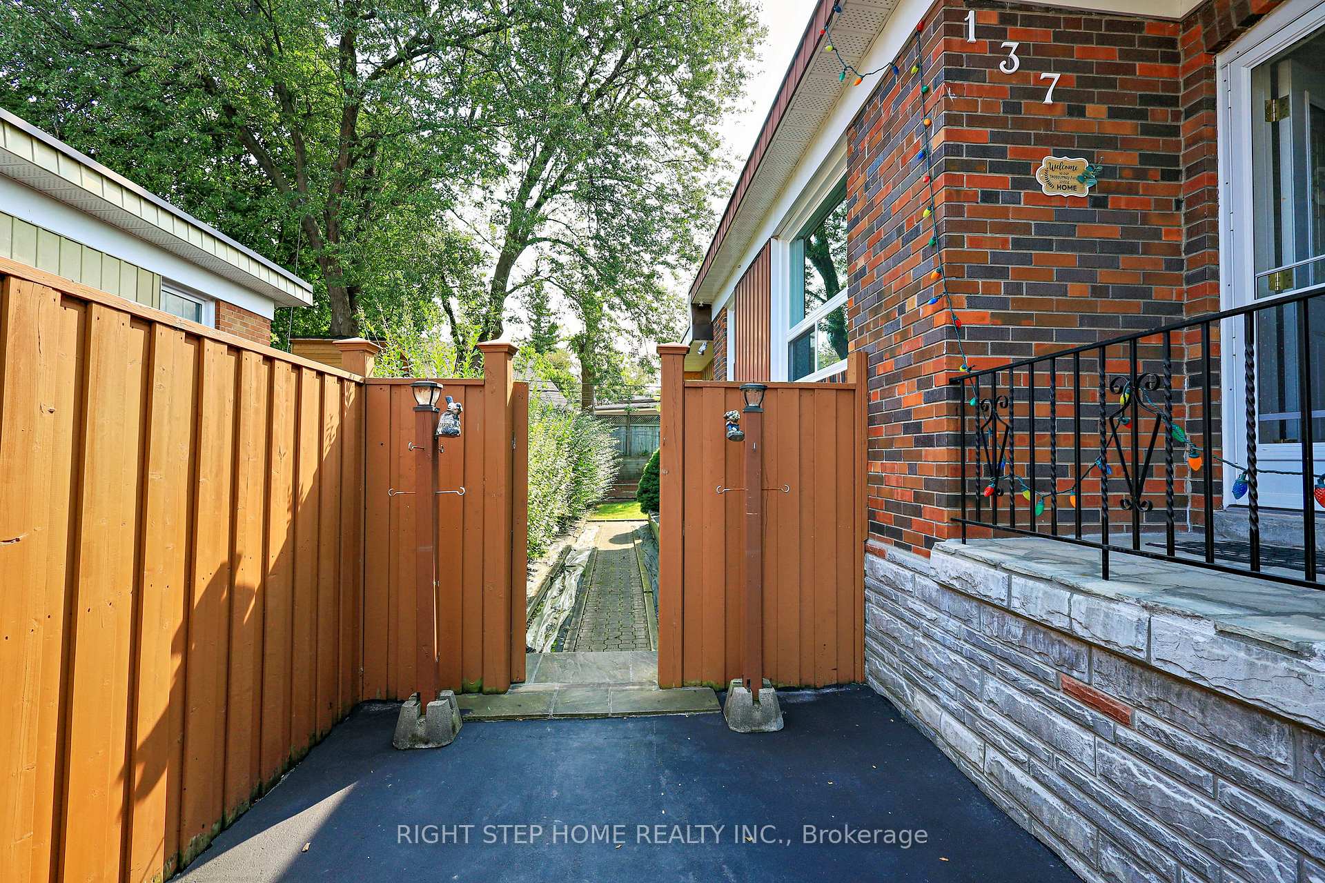 Photo 36 of 137 Benleigh Drive, Scarborough, Woburn — HOMEH
