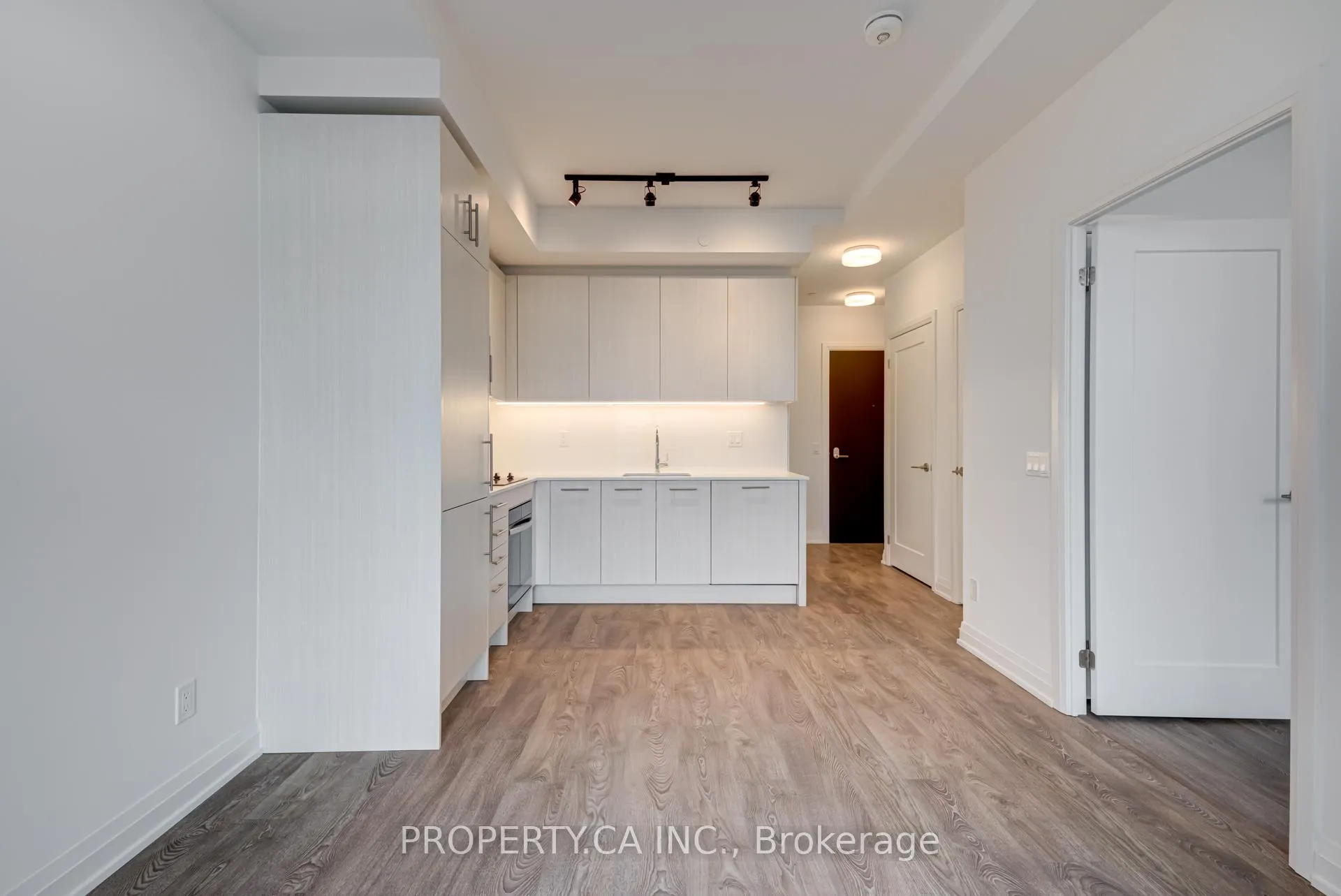 Photo 10 of Unit 904, 286 Main Street, Toronto, East End-Danforth — HOMEH