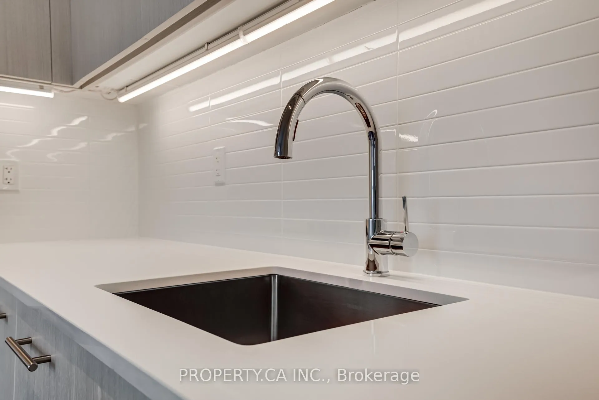 Photo 13 of Unit 904, 286 Main Street, Toronto, East End-Danforth — HOMEH