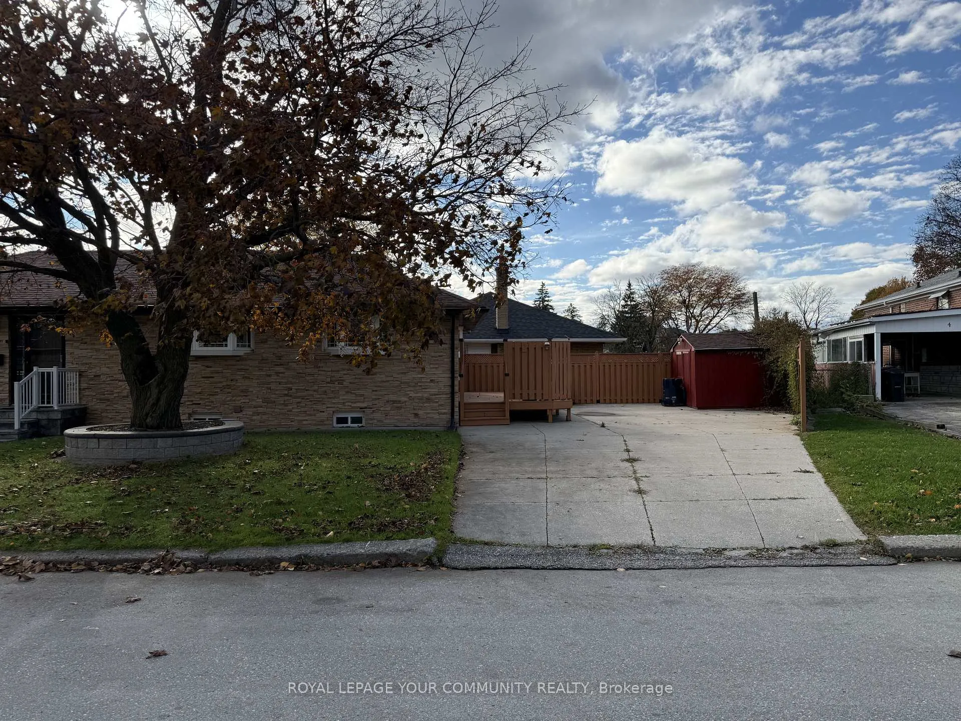 Photo 2 of 2 Mackinac Crescent, Scarborough, Bendale — HOMEH