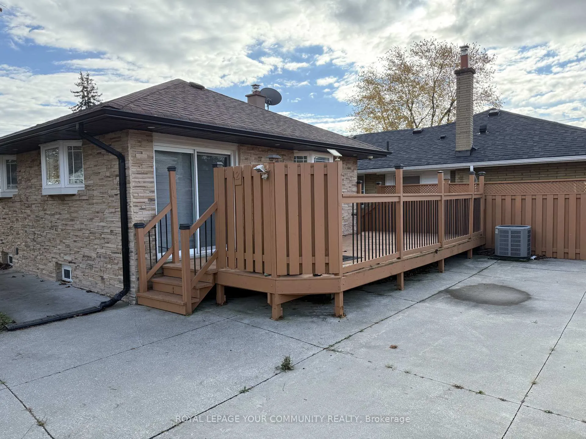 Photo 6 of 2 Mackinac Crescent, Scarborough, Bendale — HOMEH