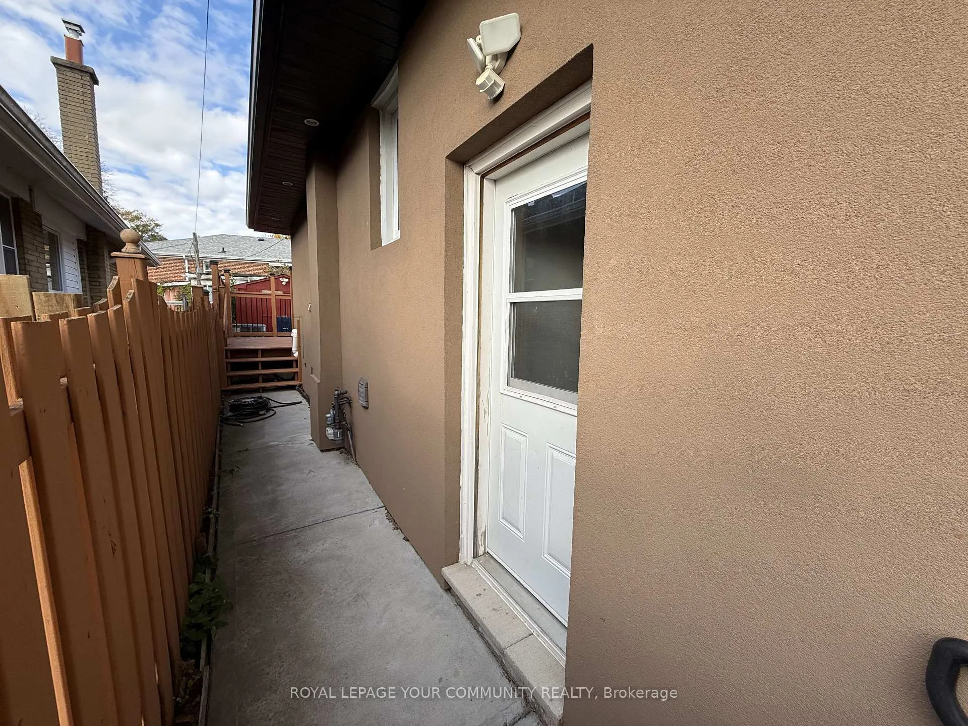 Photo 9 of 2 Mackinac Crescent, Scarborough, Bendale — HOMEH
