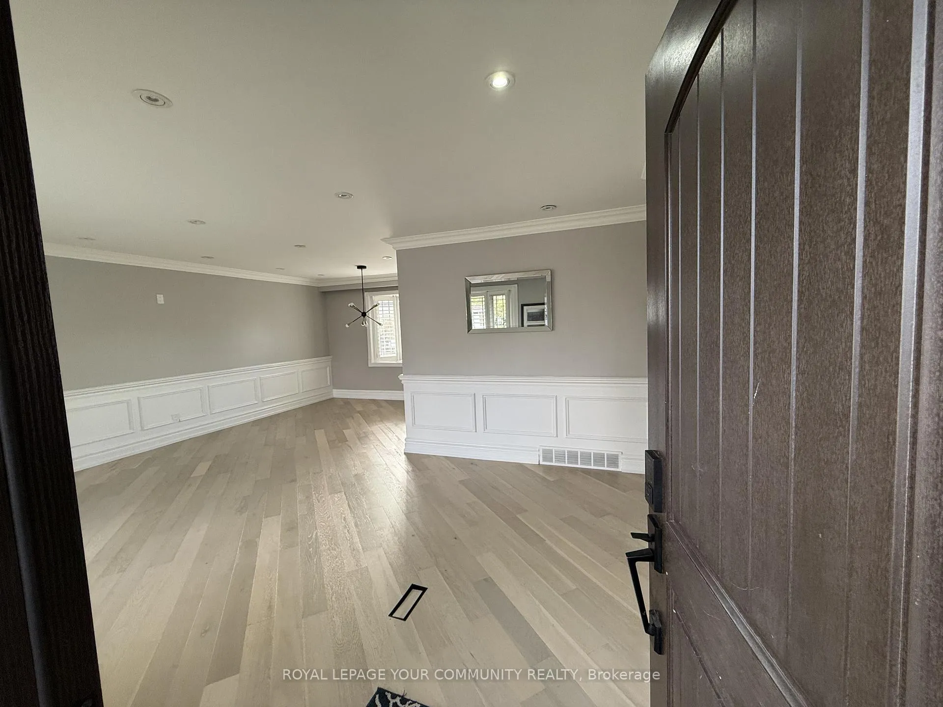 Photo 11 of 2 Mackinac Crescent, Scarborough, Bendale — HOMEH