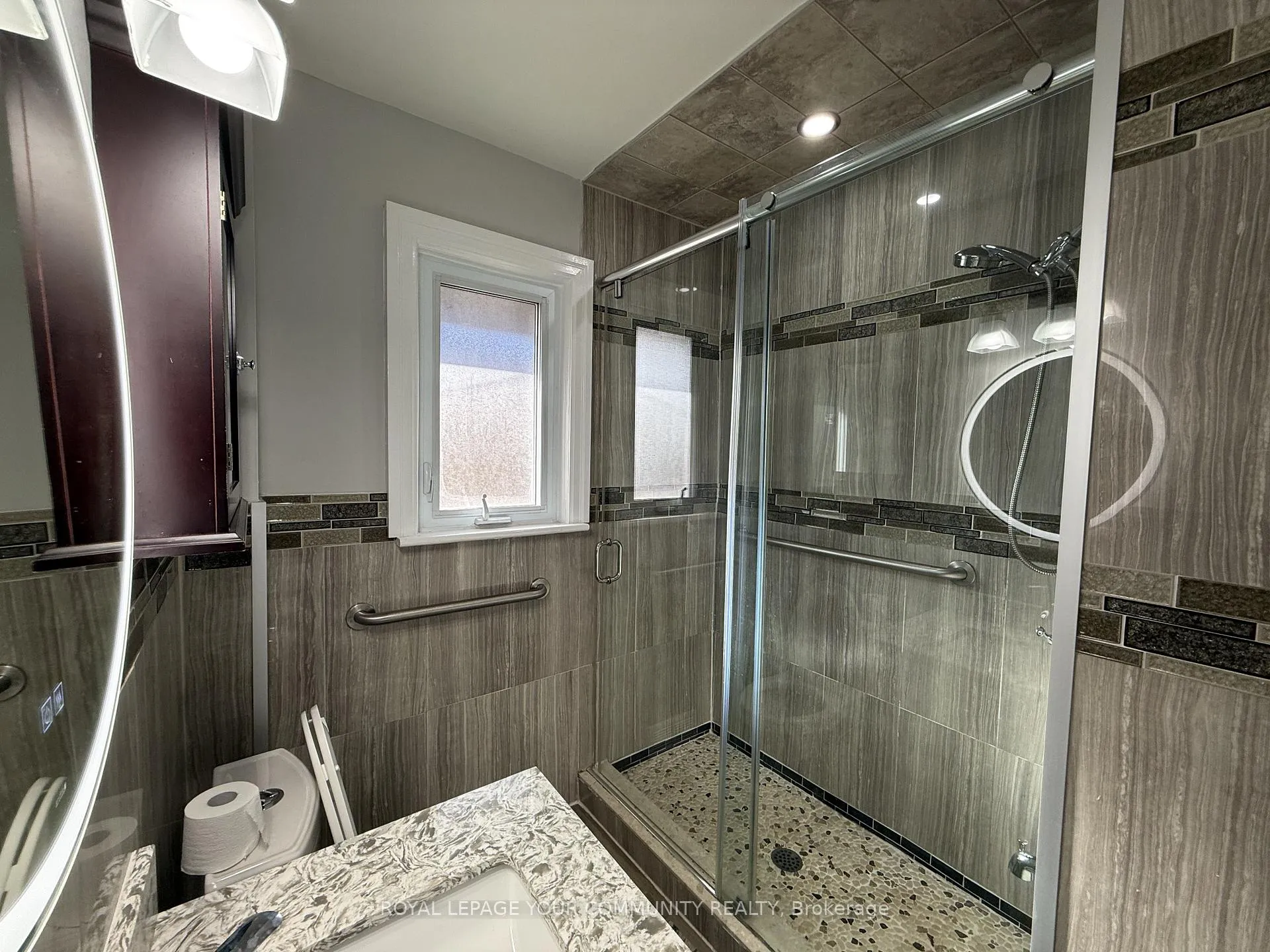 Photo 22 of 2 Mackinac Crescent, Scarborough, Bendale — HOMEH