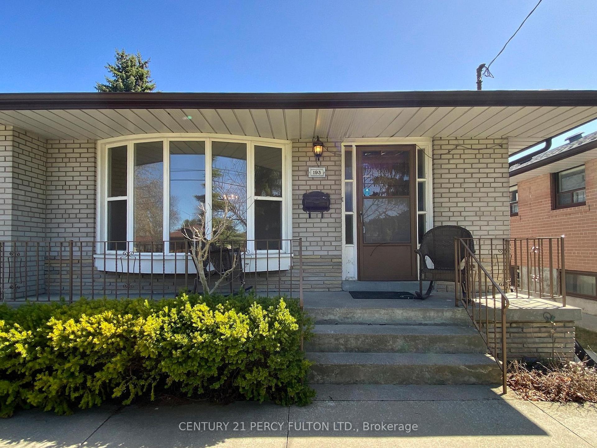 Photo 2 of 193 Brimorton Drive, Scarborough, Woburn — HOMEH