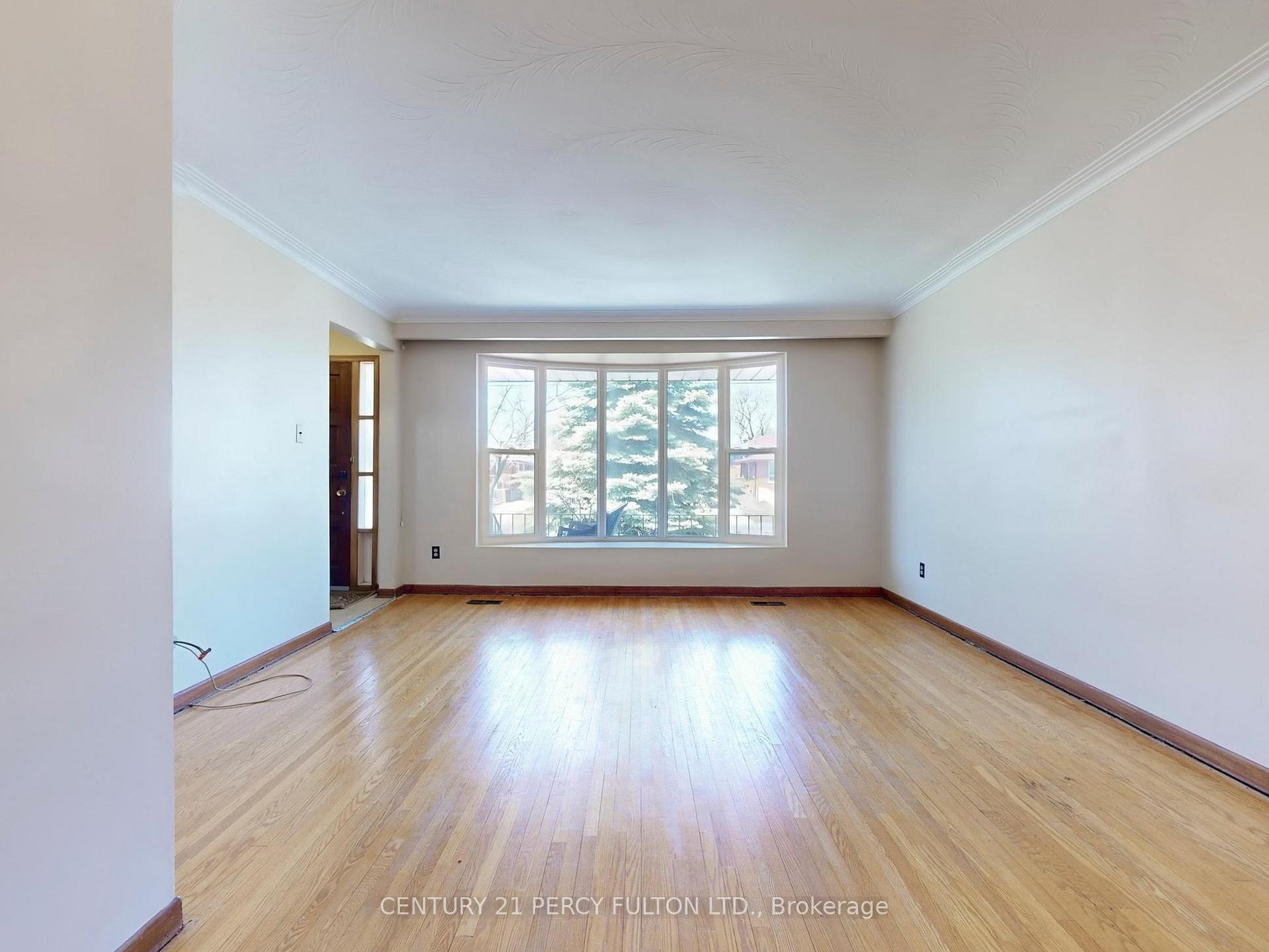 Photo 4 of 193 Brimorton Drive, Scarborough, Woburn — HOMEH