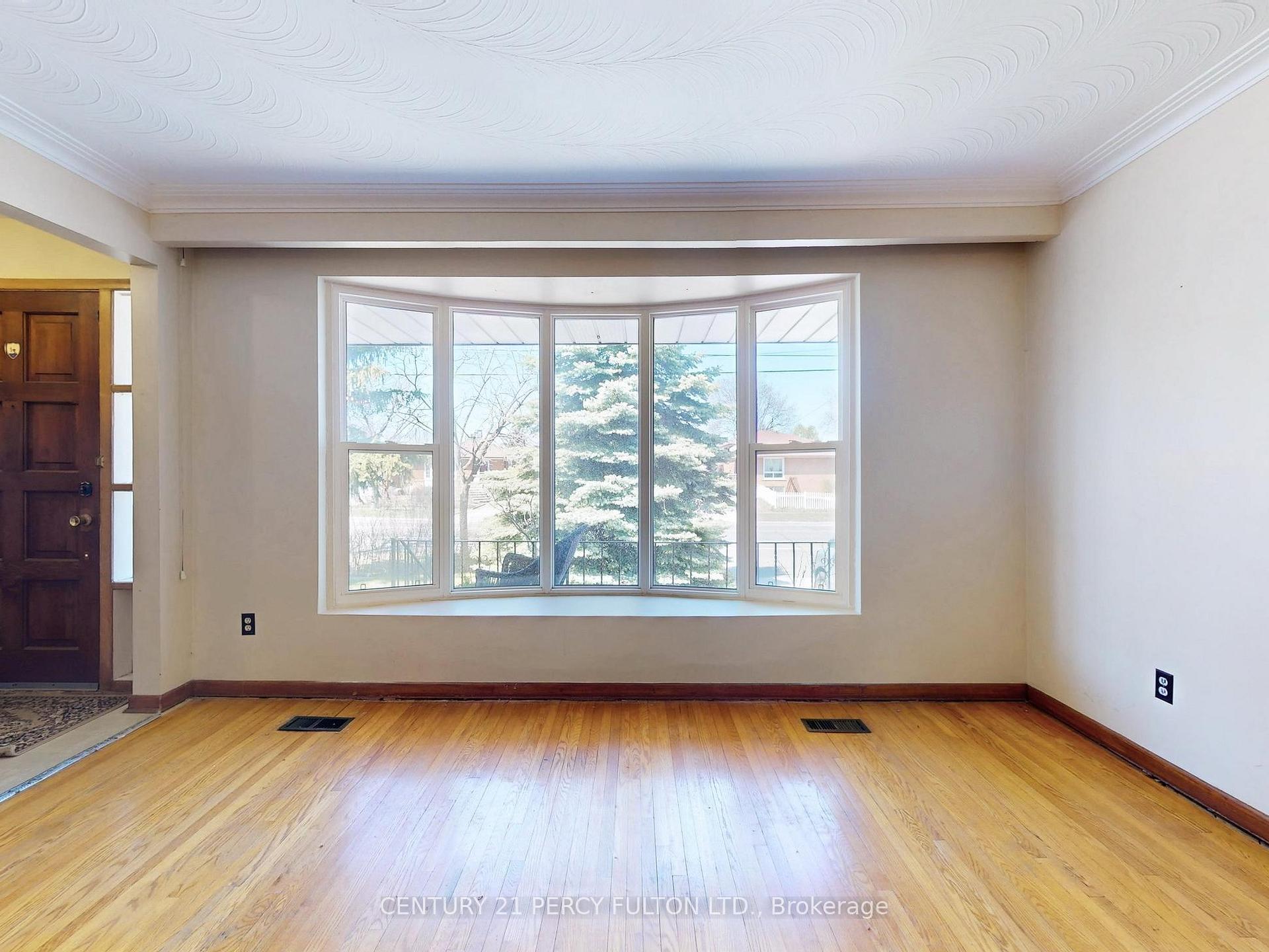 Photo 7 of 193 Brimorton Drive, Scarborough, Woburn — HOMEH