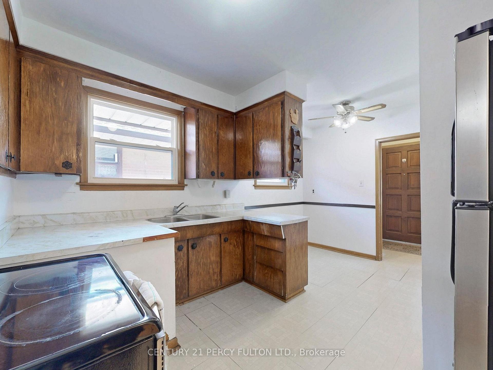 Photo 10 of 193 Brimorton Drive, Scarborough, Woburn — HOMEH