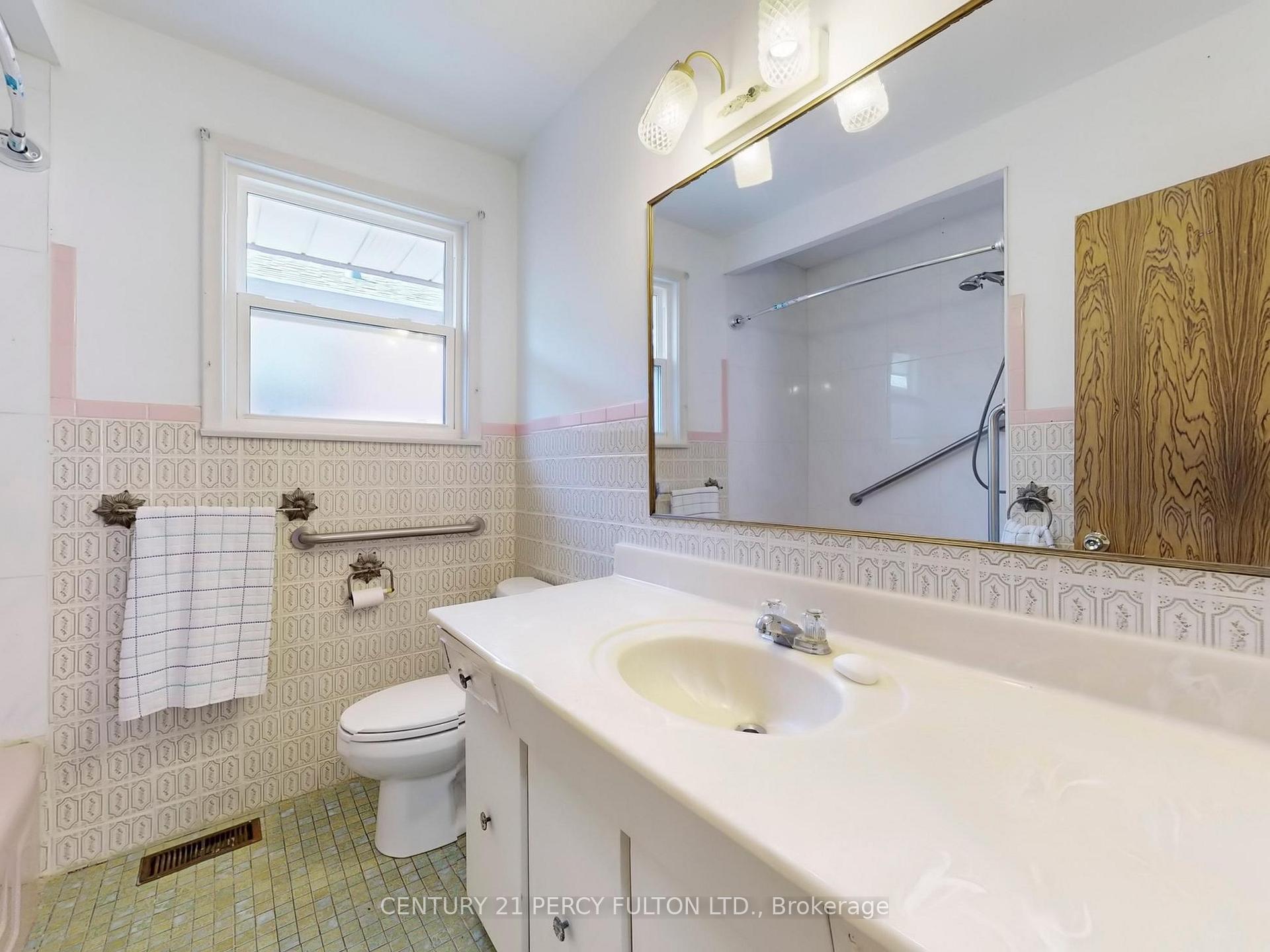 Photo 19 of 193 Brimorton Drive, Scarborough, Woburn — HOMEH