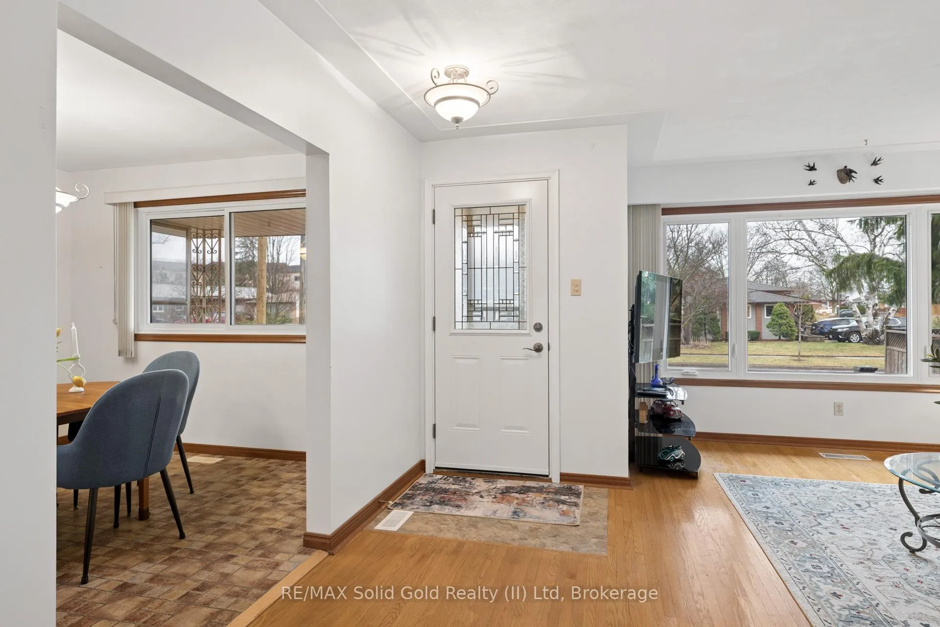 Photo 3 of 228 Kenneth Avenue, Kitchener — HOMEH