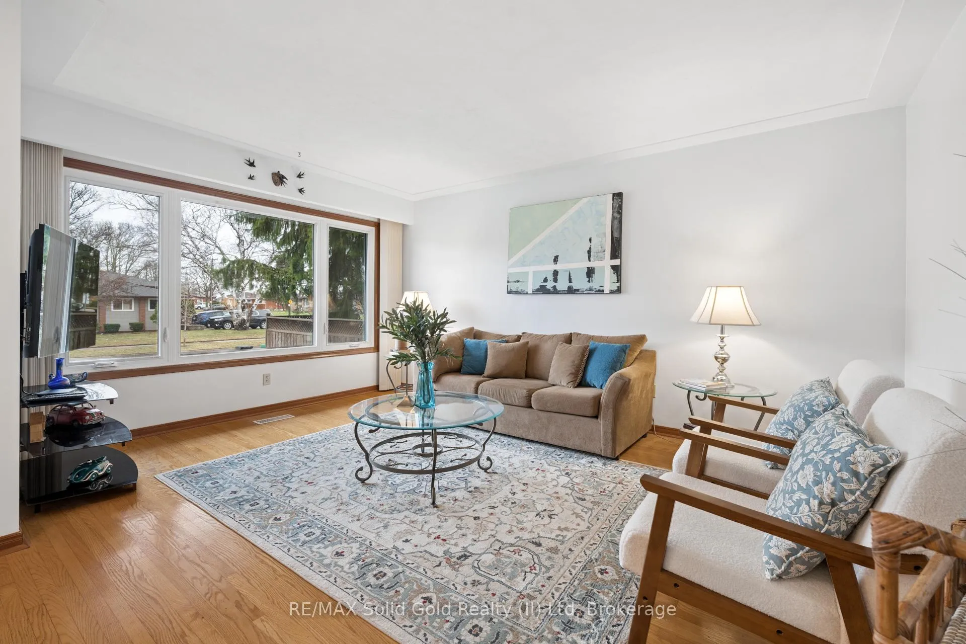 Photo 4 of 228 Kenneth Avenue, Kitchener — HOMEH