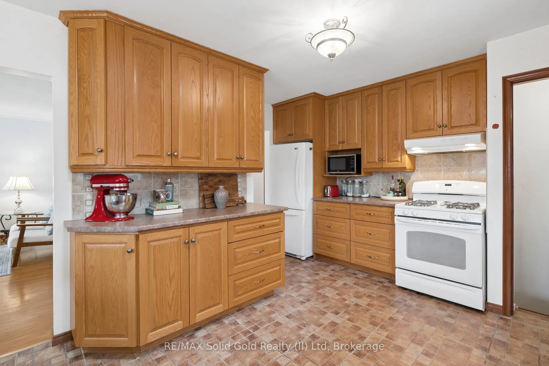 Photo 10 of 228 Kenneth Avenue, Kitchener — HOMEH