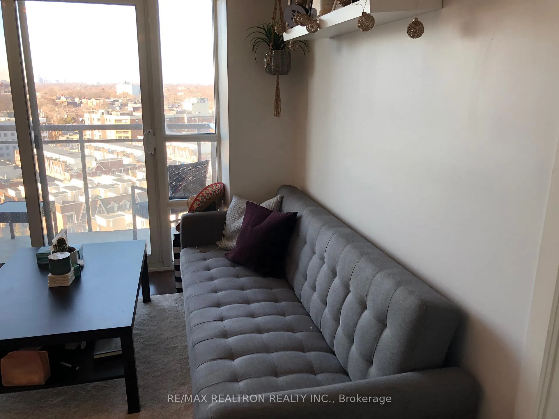 Photo 3 of Unit 1408, 38 Joe Shuster Way, Toronto, South Parkdale — HOMEH