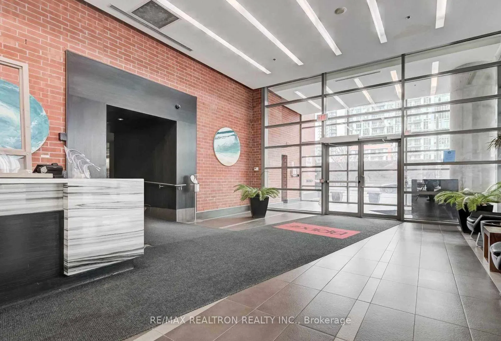 Photo 8 of Unit 1408, 38 Joe Shuster Way, Toronto, South Parkdale — HOMEH