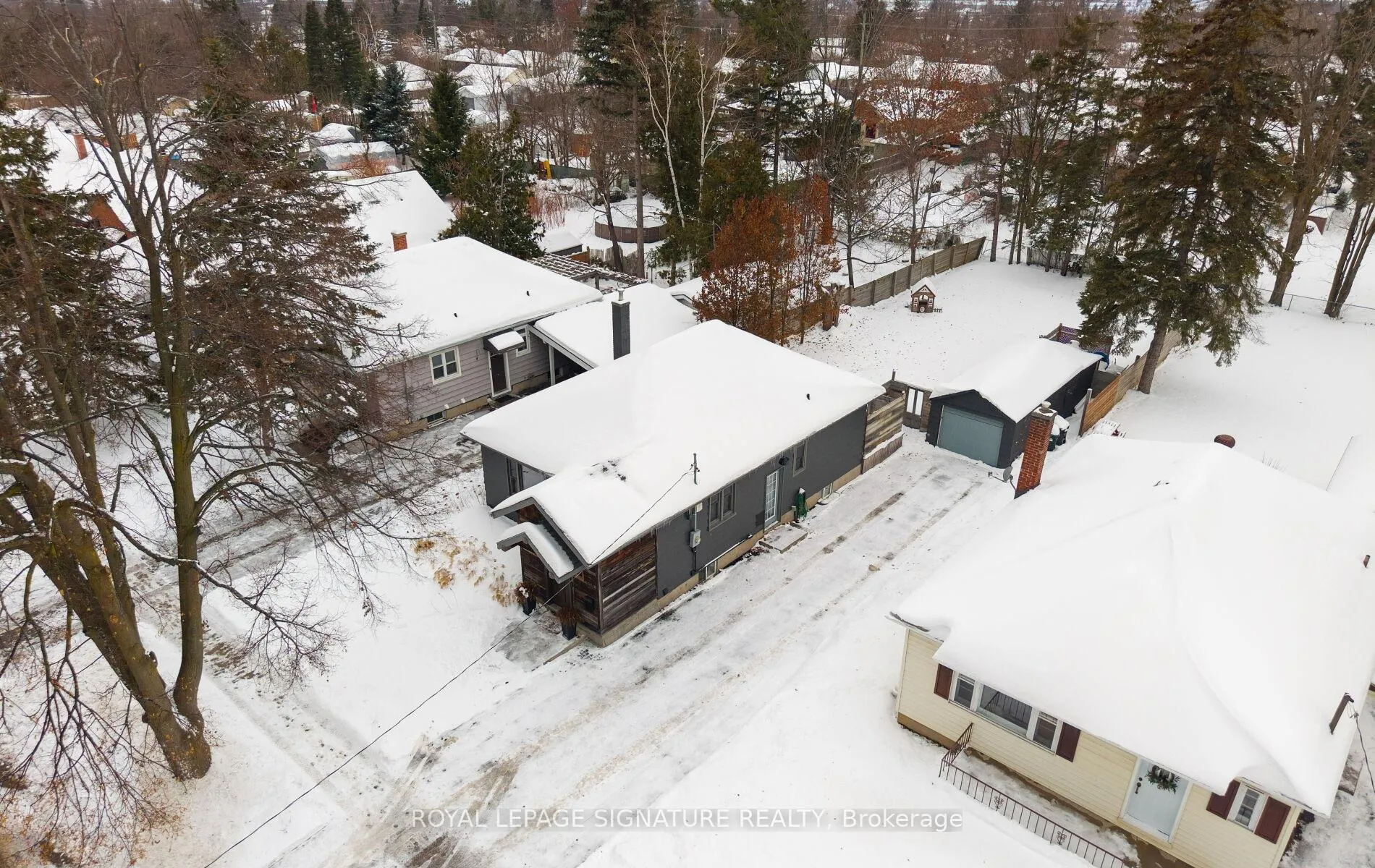 Photo 3 of 122 Queen Street, Barrie, Codrington — HOMEH