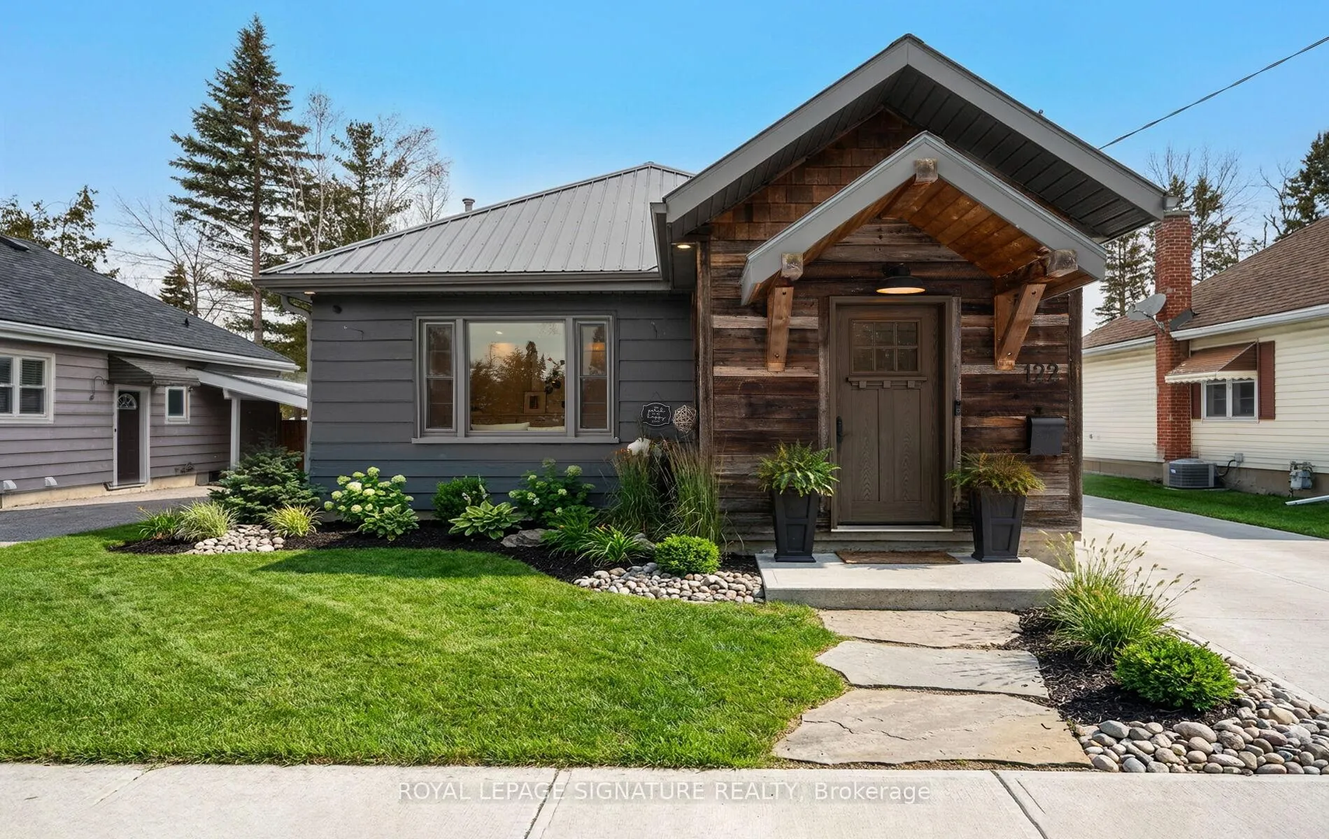 Photo 4 of 122 Queen Street, Barrie, Codrington — HOMEH