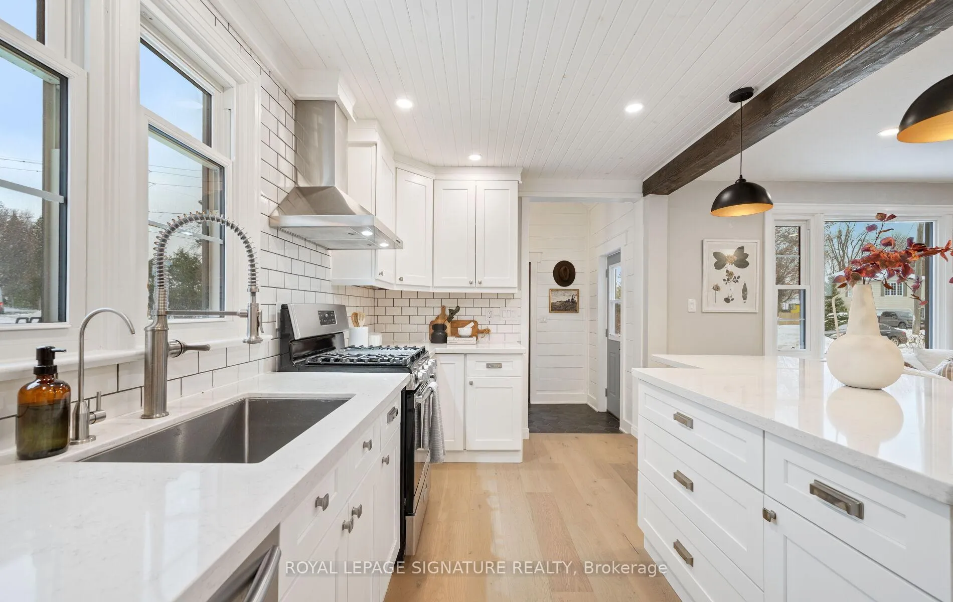 Photo 20 of 122 Queen Street, Barrie, Codrington — HOMEH