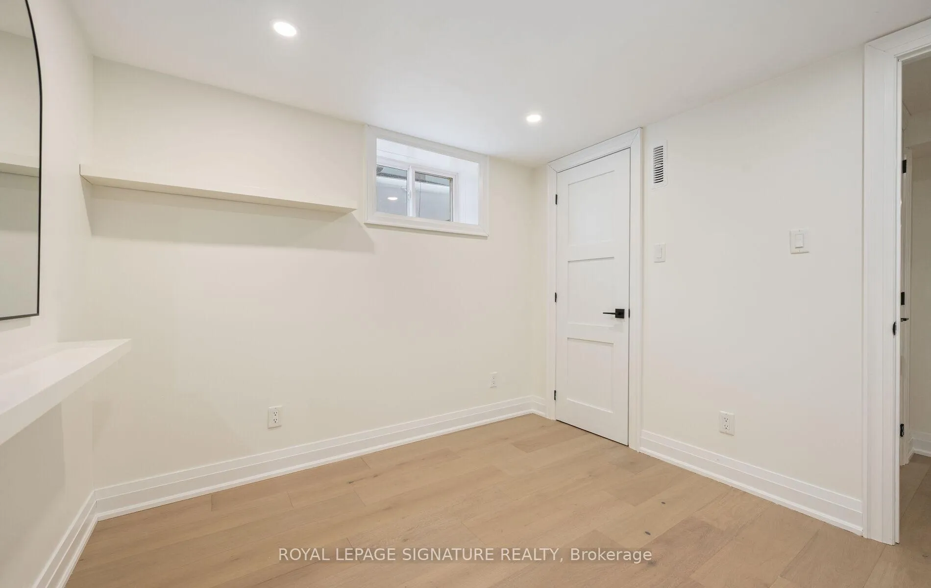 Photo 37 of 122 Queen Street, Barrie, Codrington — HOMEH