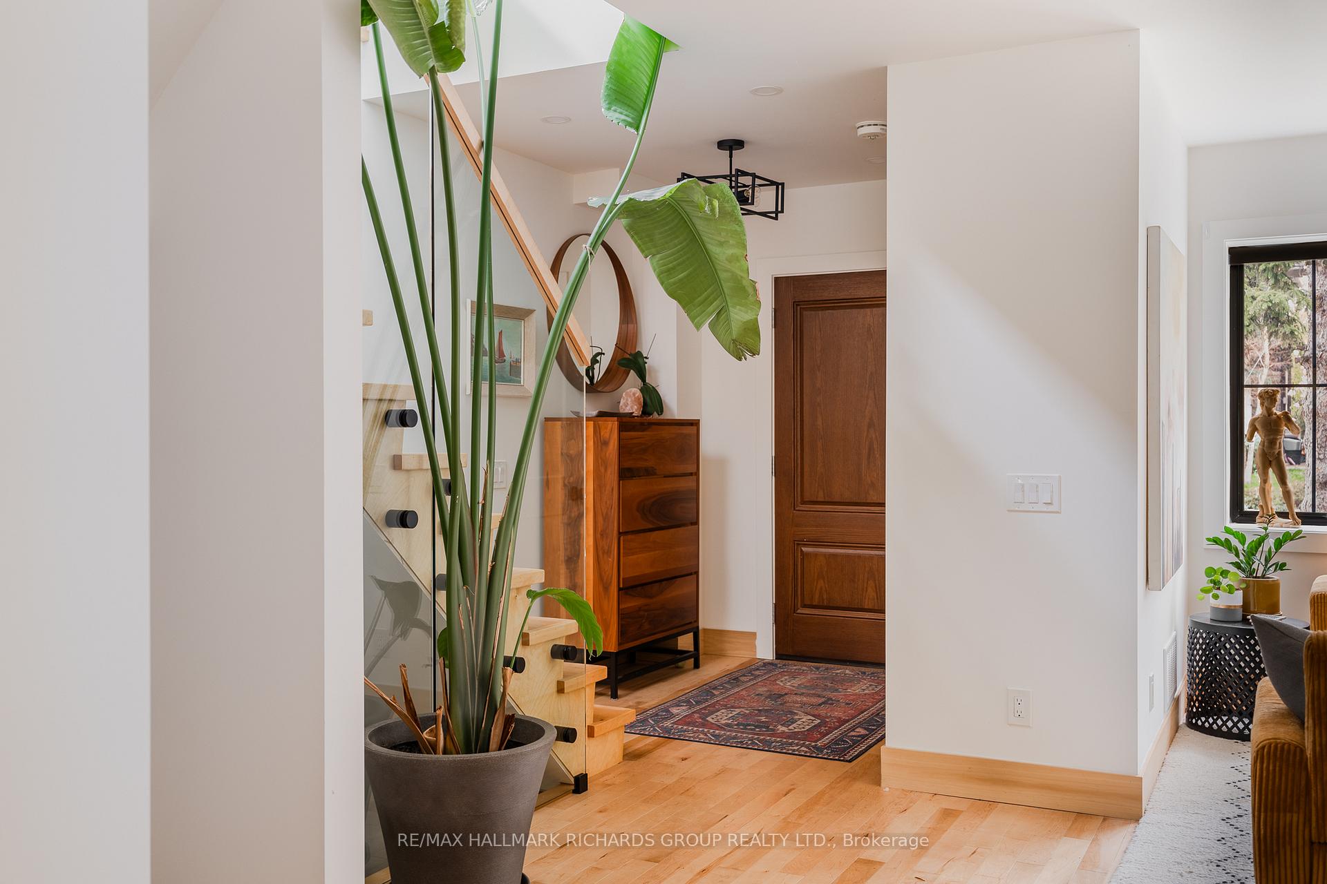 Photo 2 of 23 Valhalla Boulevard, Scarborough, Birchcliffe-Cliffside — HOMEH