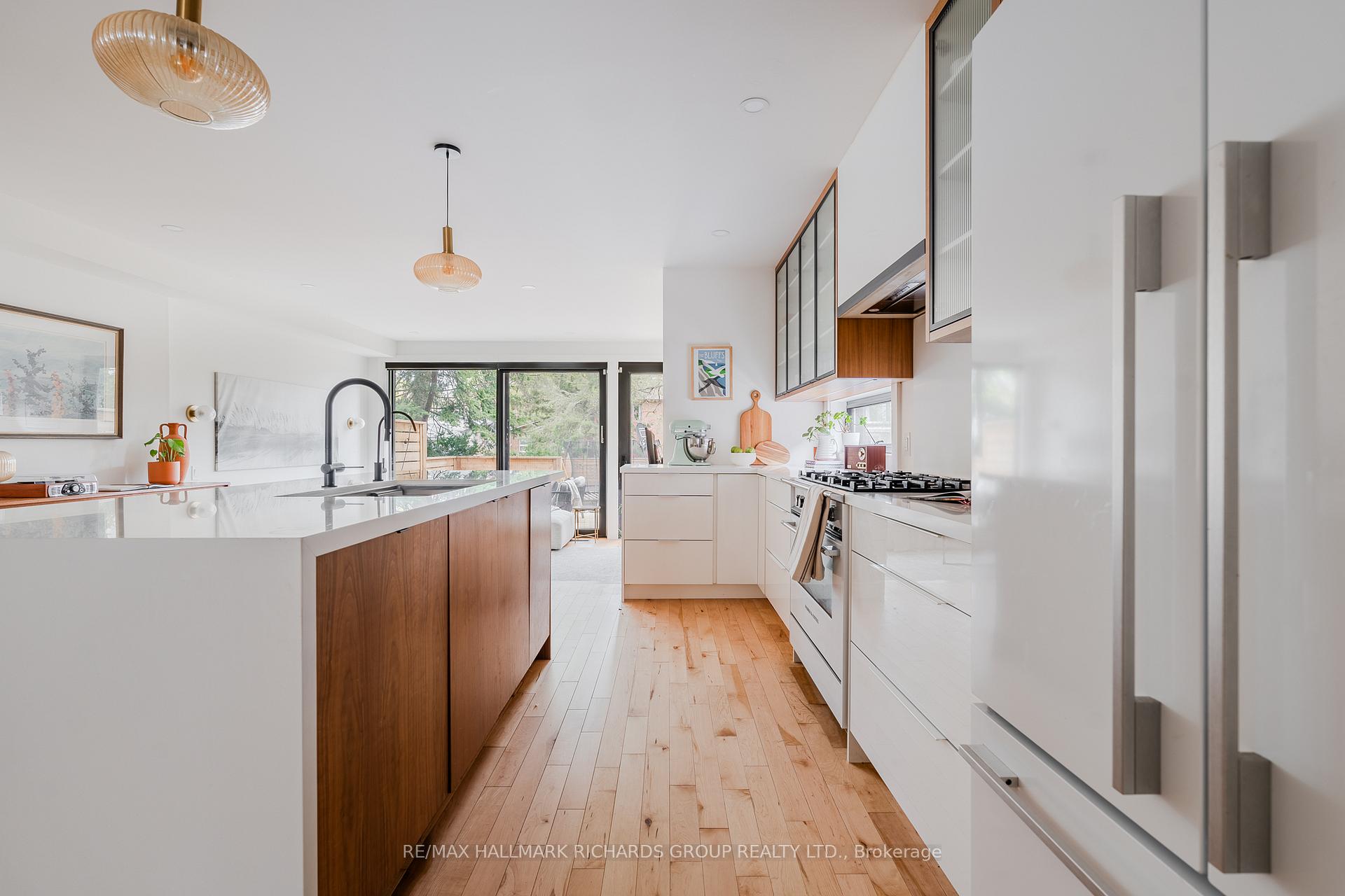 Photo 12 of 23 Valhalla Boulevard, Scarborough, Birchcliffe-Cliffside — HOMEH