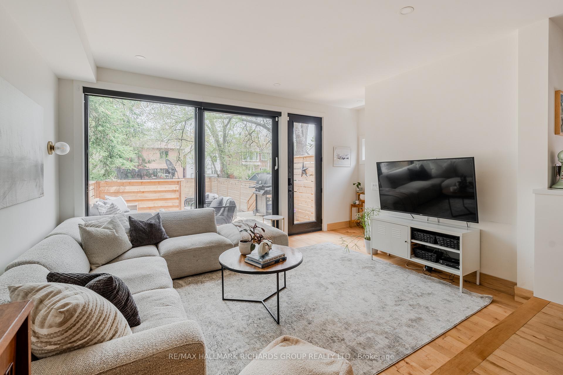 Photo 16 of 23 Valhalla Boulevard, Scarborough, Birchcliffe-Cliffside — HOMEH