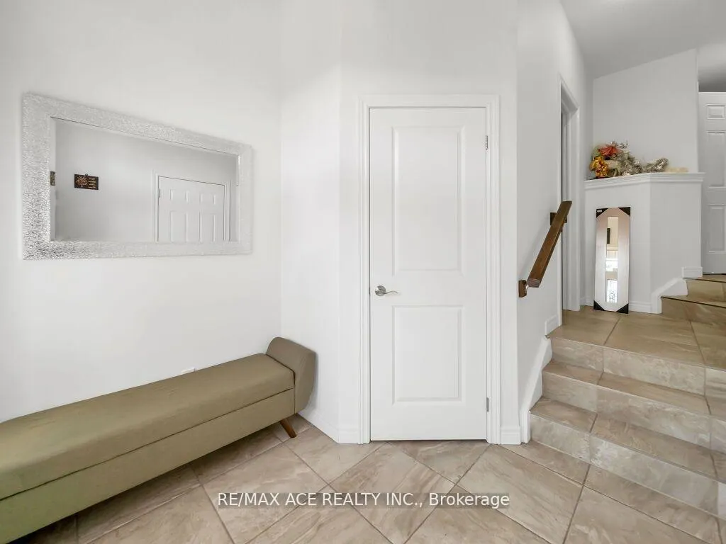 Photo 5 of 160 Kemp Crescent E, Guelph, Grange Road — HOMEH