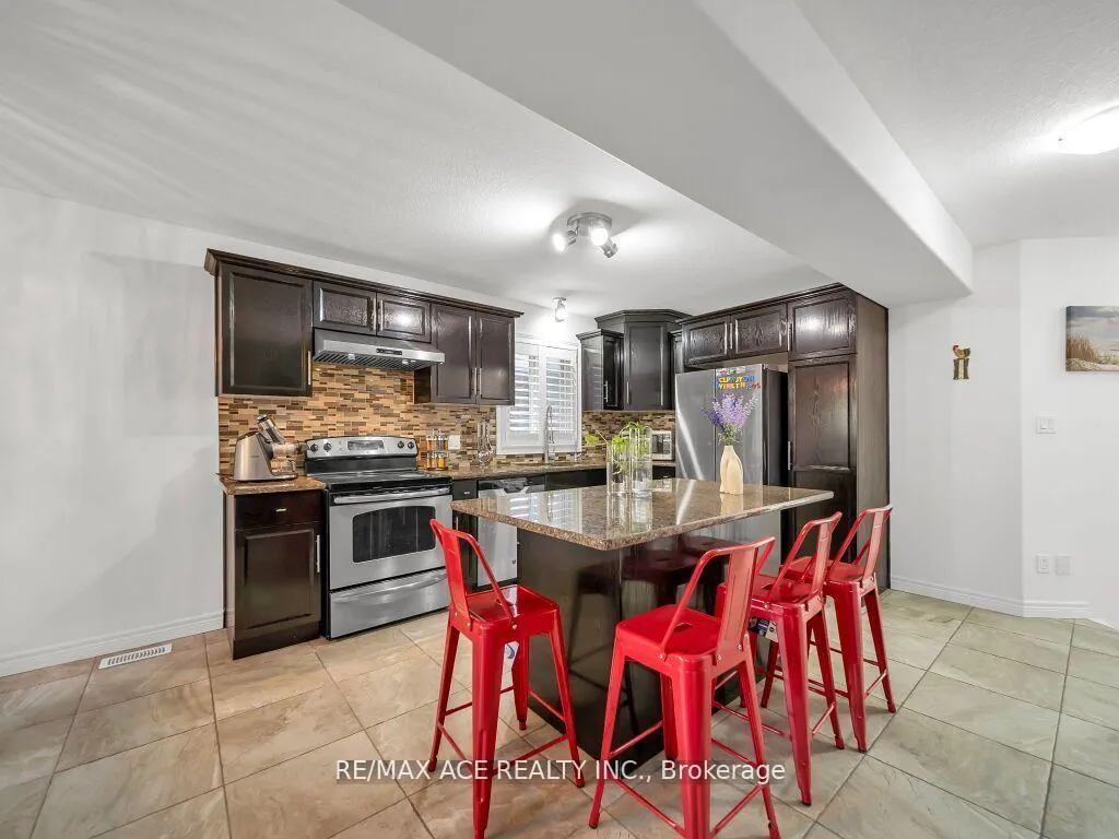 Photo 10 of 160 Kemp Crescent E, Guelph, Grange Road — HOMEH