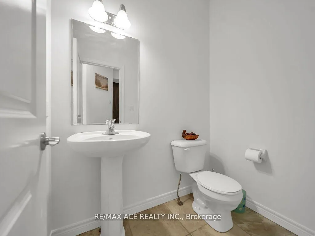 Photo 15 of 160 Kemp Crescent E, Guelph, Grange Road — HOMEH