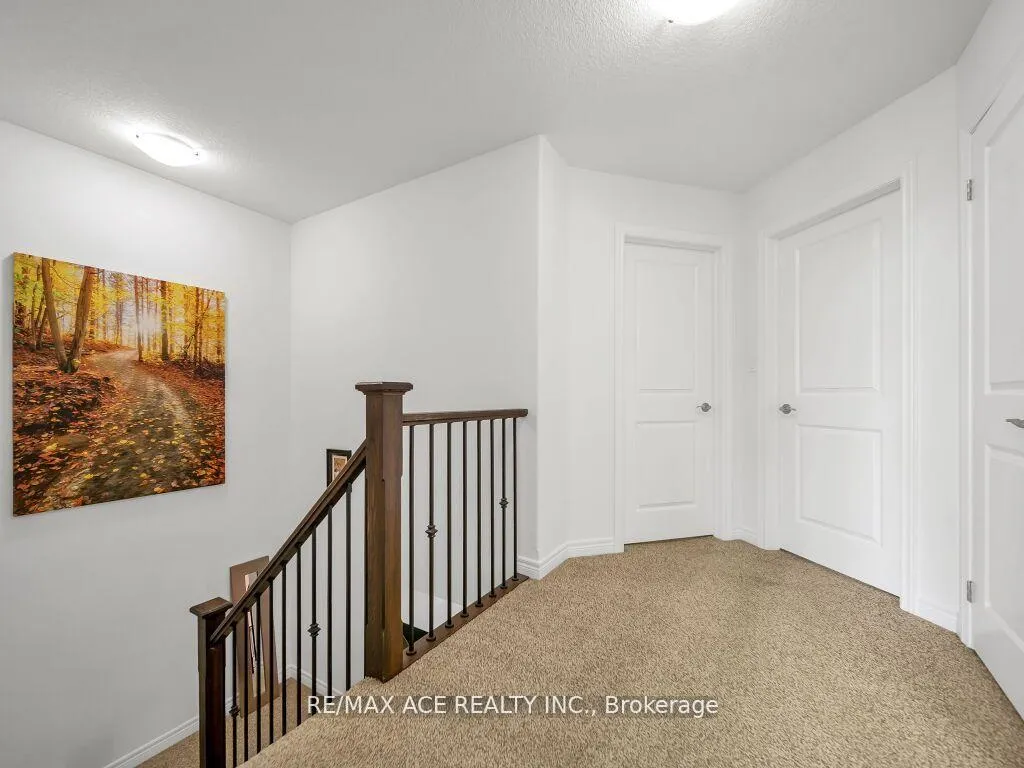 Photo 19 of 160 Kemp Crescent E, Guelph, Grange Road — HOMEH