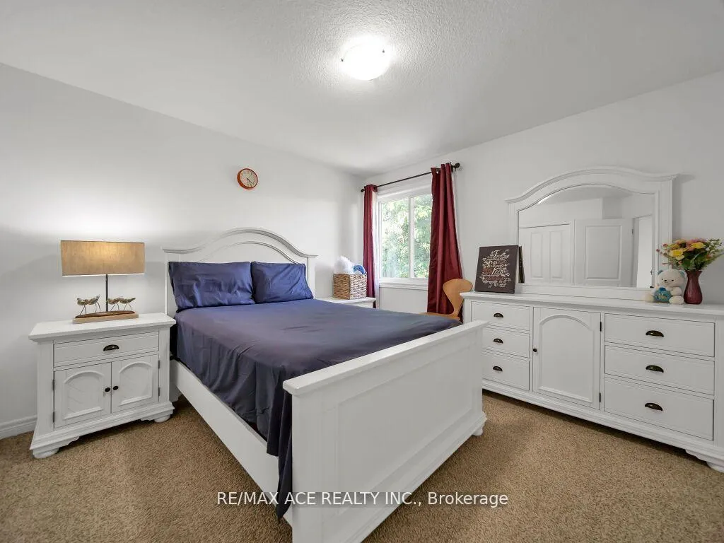 Photo 29 of 160 Kemp Crescent E, Guelph, Grange Road — HOMEH