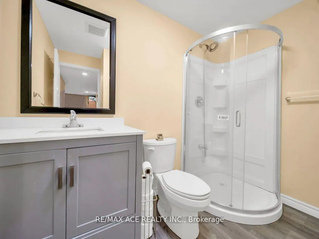 Photo 34 of 160 Kemp Crescent E, Guelph, Grange Road — HOMEH