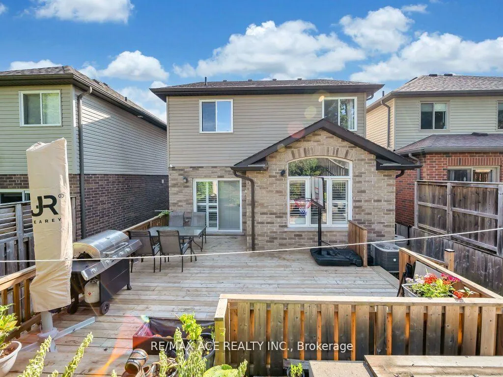 Photo 42 of 160 Kemp Crescent E, Guelph, Grange Road — HOMEH
