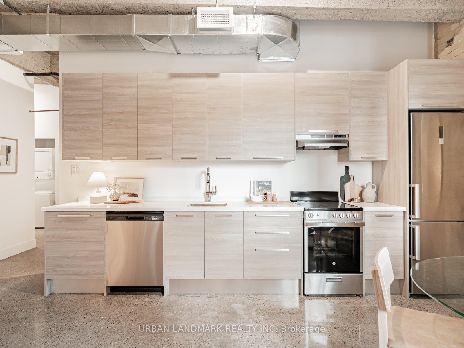 Photo 3 of Unit 204, 9 St Nicholas Street, Toronto, Bay Street Corridor — HOMEH