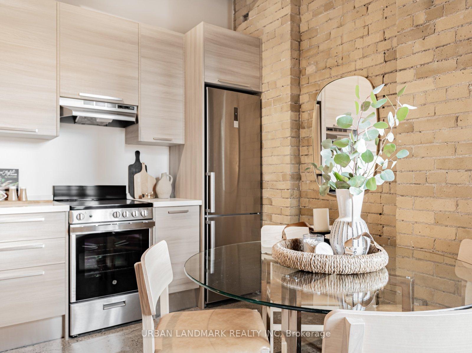 Photo 4 of Unit 204, 9 St Nicholas Street, Toronto, Bay Street Corridor — HOMEH