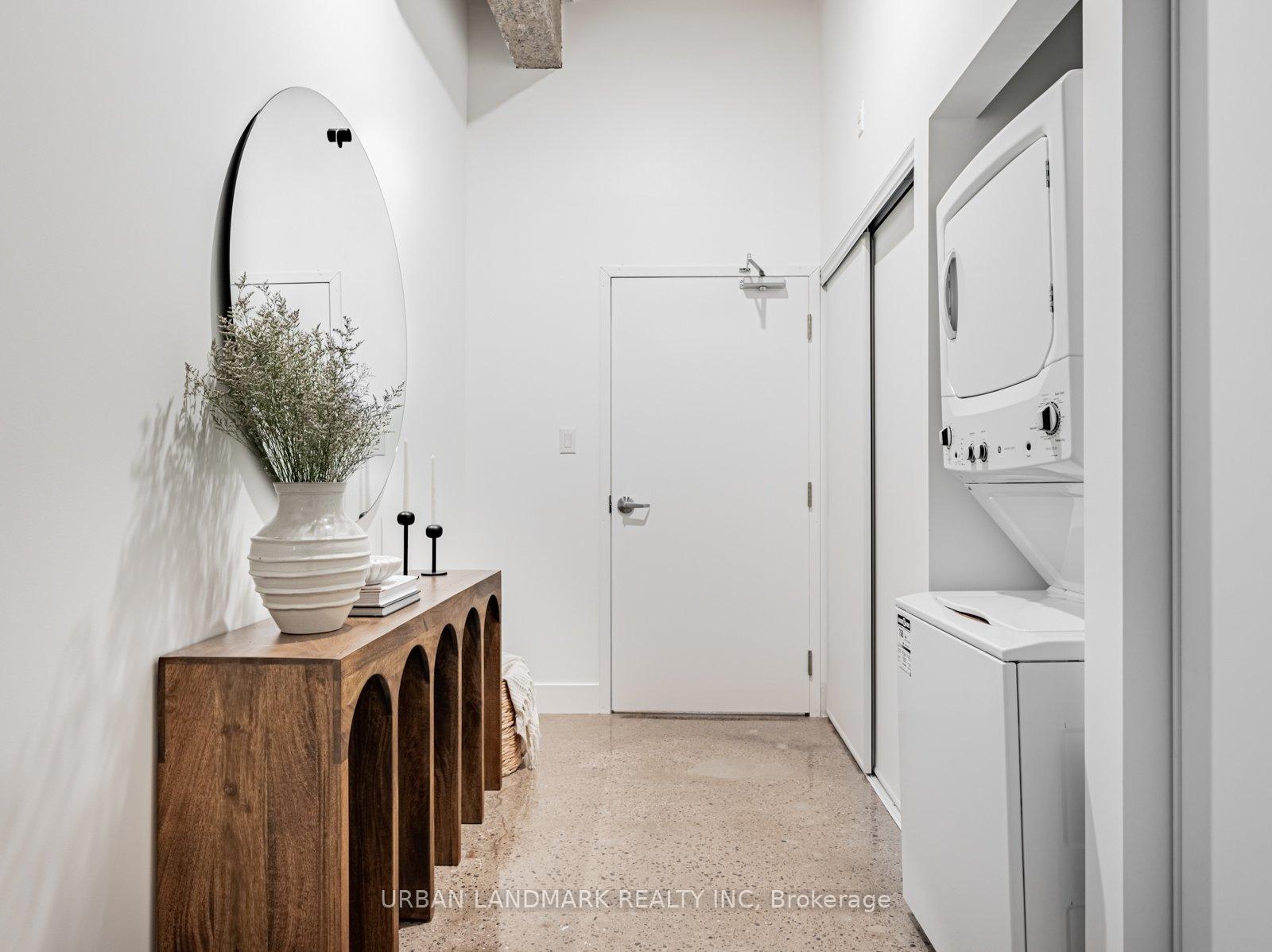 Photo 7 of Unit 204, 9 St Nicholas Street, Toronto, Bay Street Corridor — HOMEH