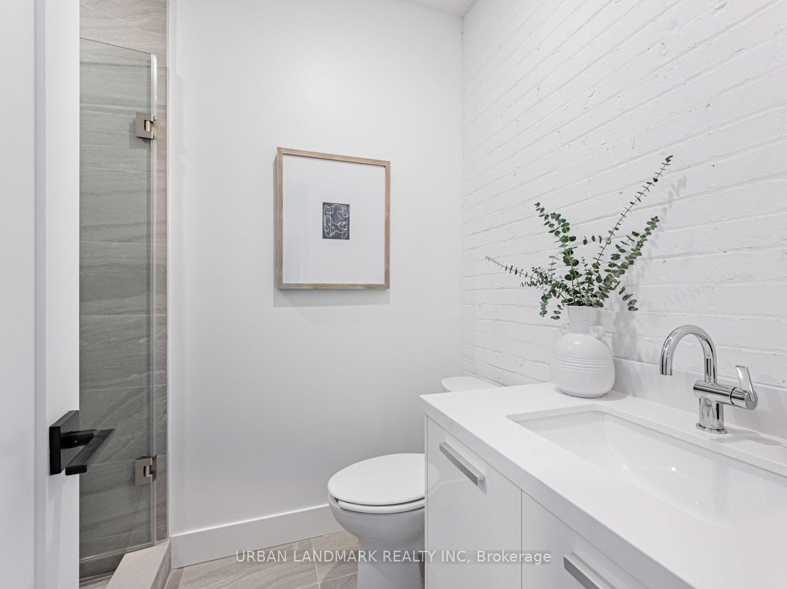 Photo 10 of Unit 204, 9 St Nicholas Street, Toronto, Bay Street Corridor — HOMEH