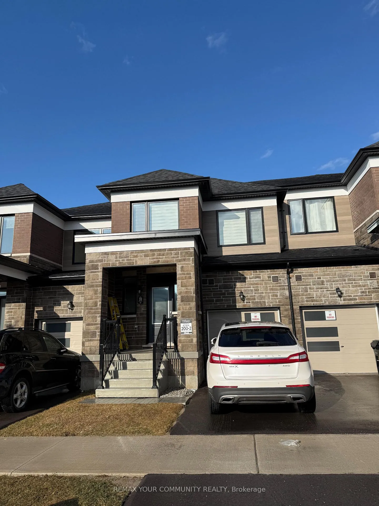 Photo 1 of 39 Tamworth Terrace, Barrie, Rural Barrie Southeast — HOMEH